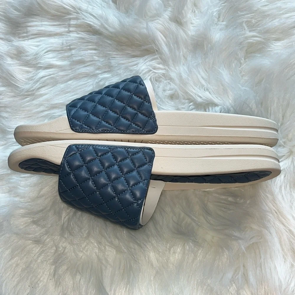 🆕 APL Men’s Lusso Slide Size 11 Slate/Pristine Color Quilted UNISEX